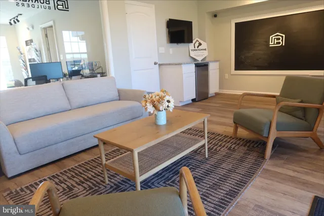 $274,900 | 435 Bradford Drive, Unit 187, Red Lion, PA 17356