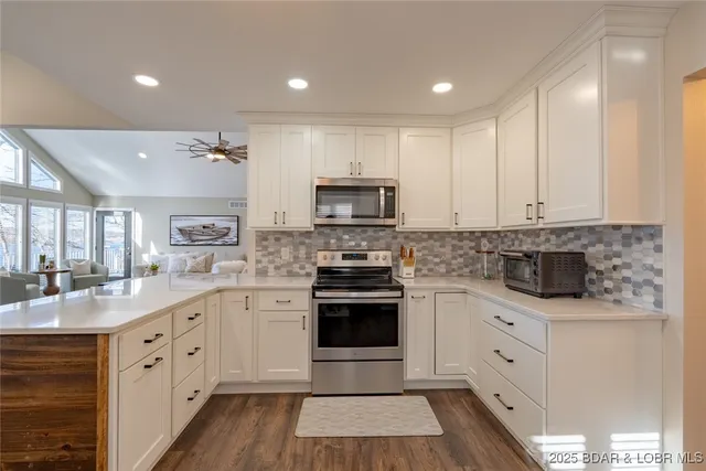 $1,495,000 | 999 Imperial Point Drive, Four Seasons, MO 65049