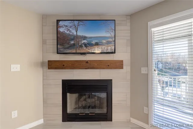 $1,495,000 | 999 Imperial Point Drive, Four Seasons, MO 65049