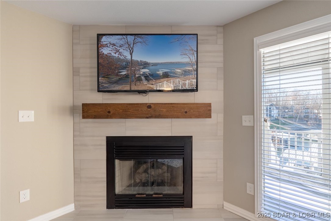 999 Imperial Point Drive Four Seasons, MO 65049 - Photo 38 of 74 Gas fp on lower level