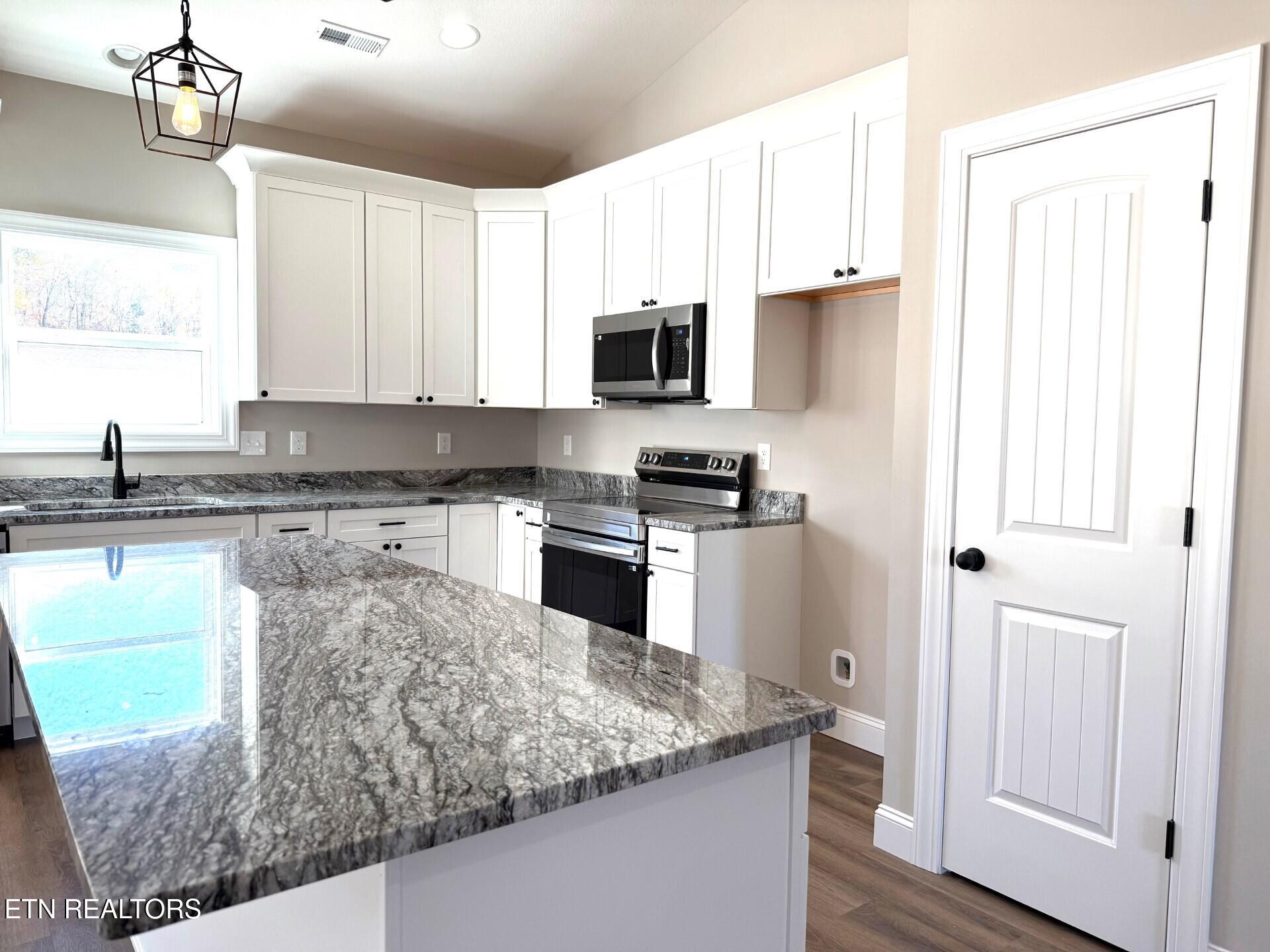 218 Mossy Rock Road Andersonville, TN 37705 - Photo 5 of 22 thumbnail_IMG_3562