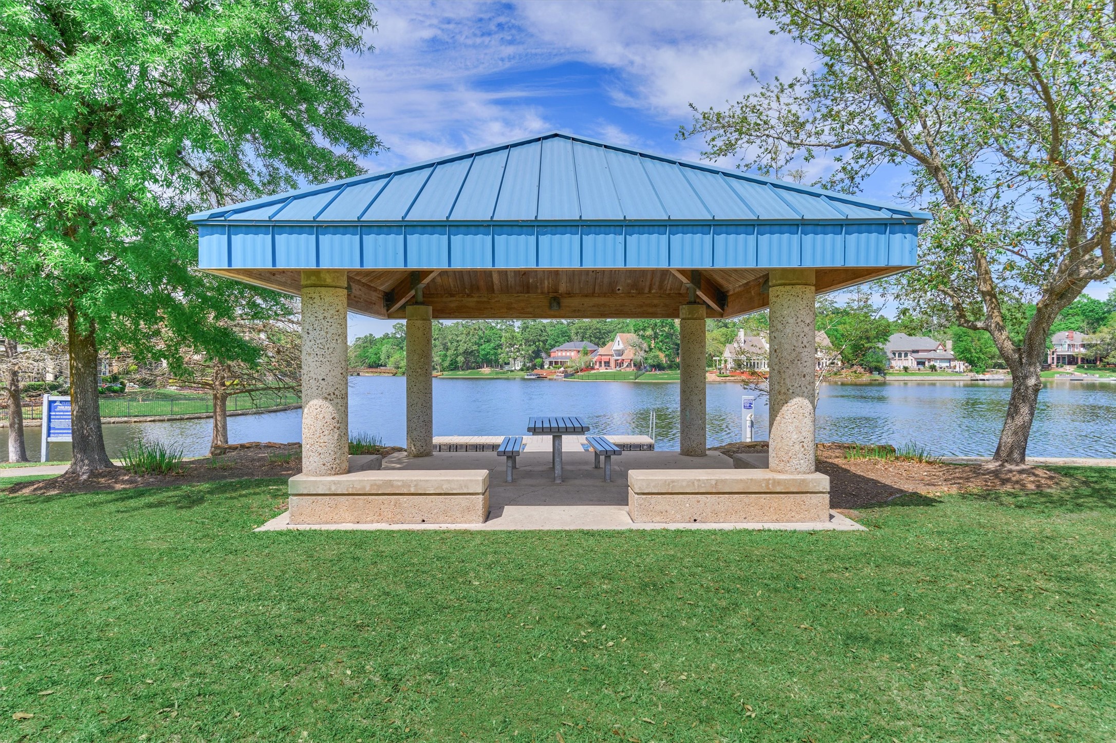 7 Dorset Square The Woodlands, TX 77381 - Photo 42 of 50 Pavilion at The Cove Park.
