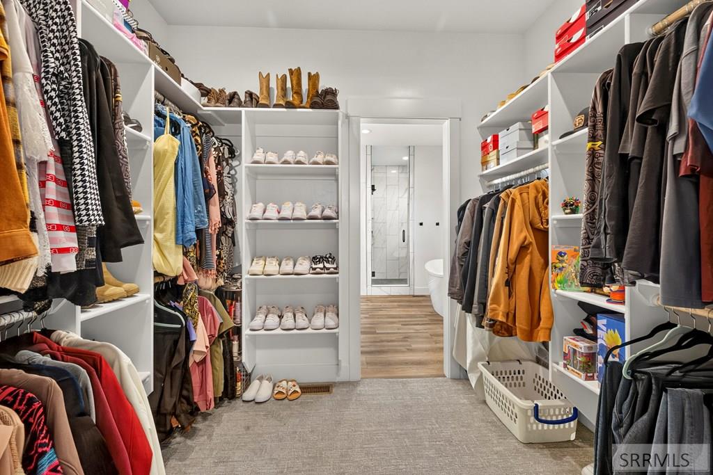 3042 Lin Road Idaho Falls, ID 83401 - Photo 32 of 68 Master Closet