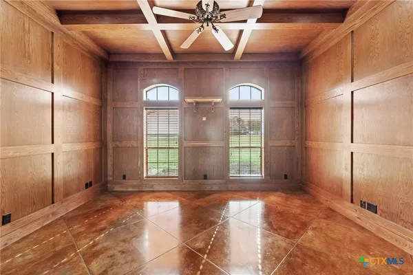a view of entryway with a front door
