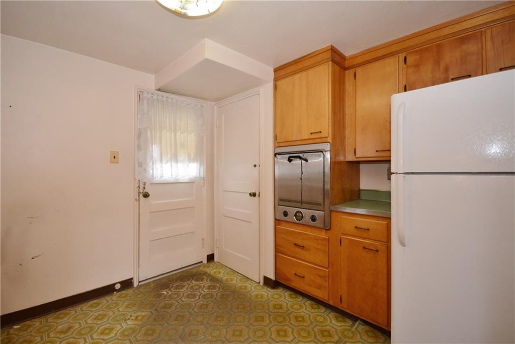 1143 West 11th Street McKees Rocks, PA 15136 - Photo 6 of 24 Gallery Image 6