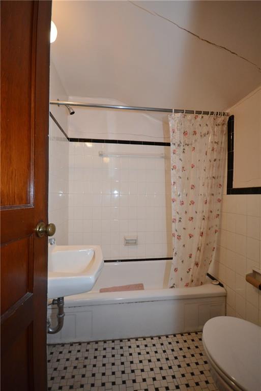 1143 West 11th Street McKees Rocks, PA 15136 - Photo 9 of 24 Gallery Image 9