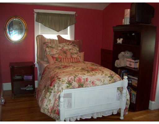 33 Brandon Road Worcester, MA 01606 - Photo 17 of 24 Gallery Image 17