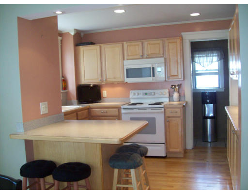 33 Brandon Road Worcester, MA 01606 - Photo 8 of 24 Gallery Image 8