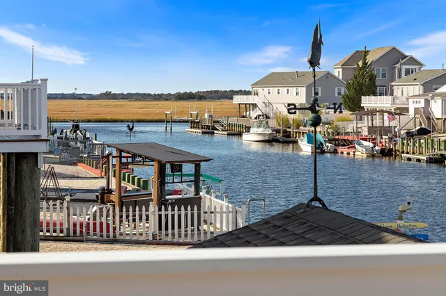 $729,900 | 20 West Navasink Drive, Tuckerton, NJ 08087