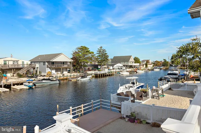 $729,900 | 20 West Navasink Drive, Tuckerton, NJ 08087