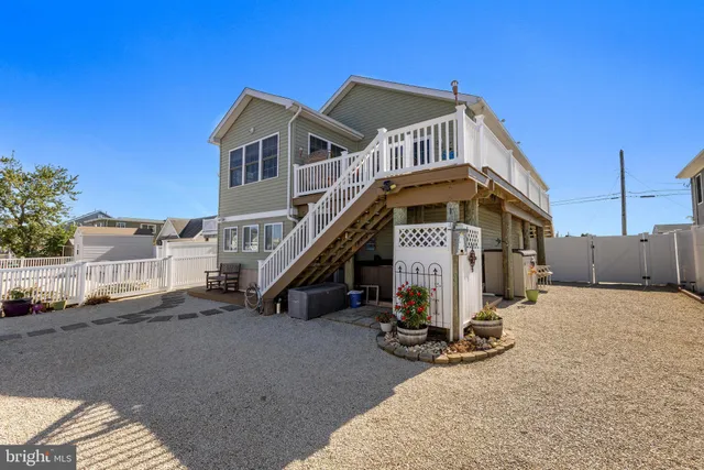 $729,900 | 20 West Navasink Drive, Tuckerton, NJ 08087