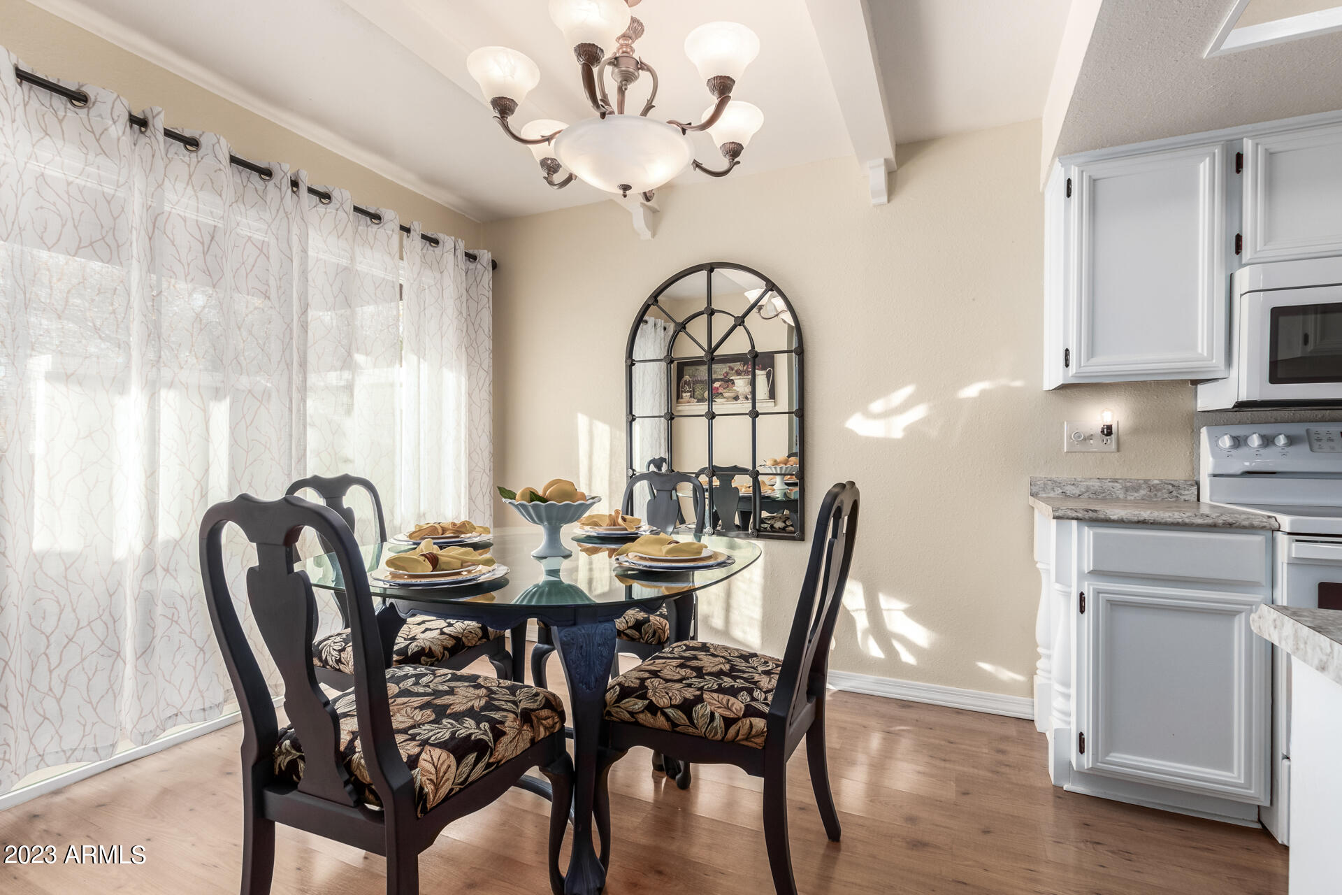 639 East Calavar Road Phoenix, AZ 85022 - Photo 11 of 41 12 - Calavar