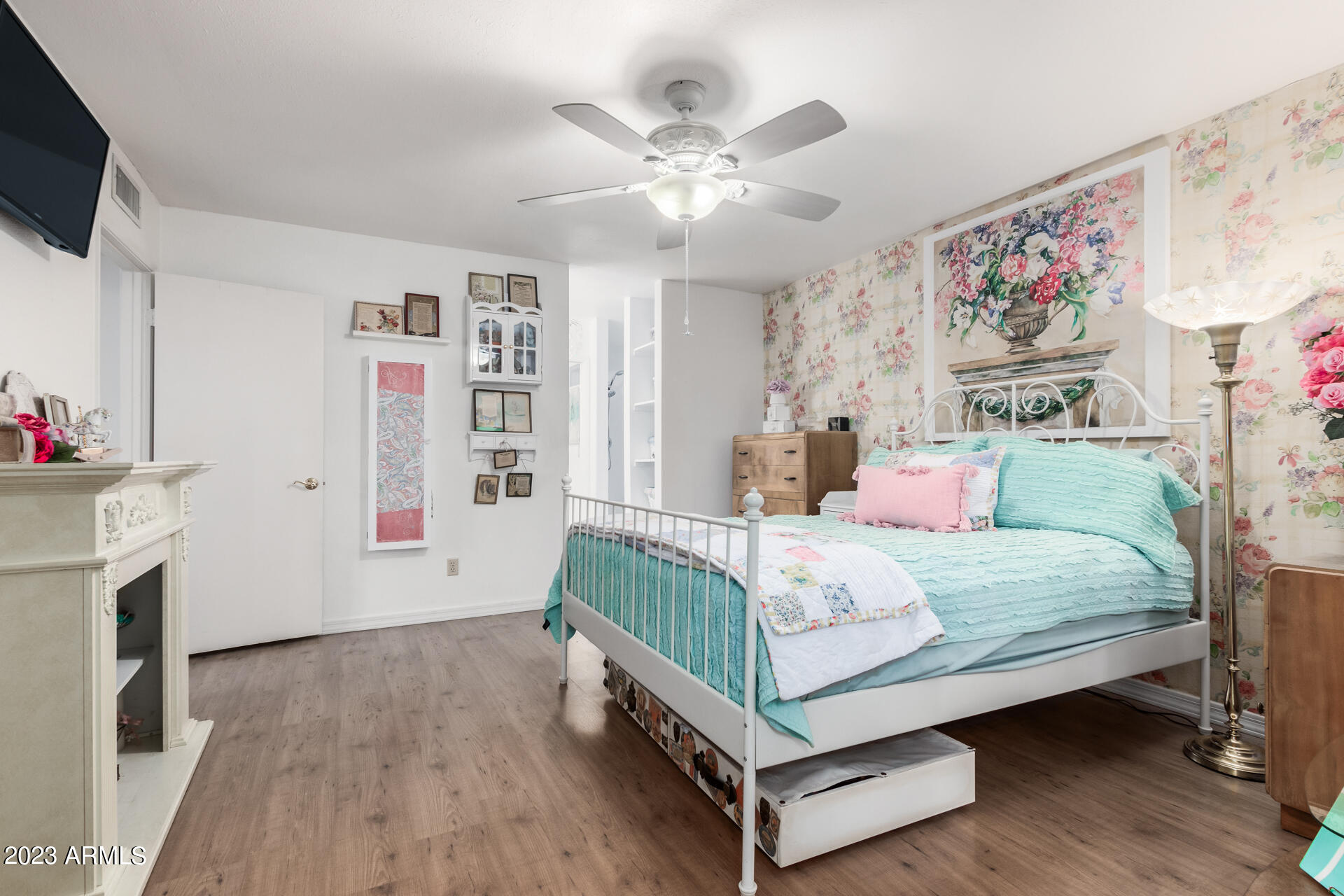 639 East Calavar Road Phoenix, AZ 85022 - Photo 17 of 41 17 - Calavar