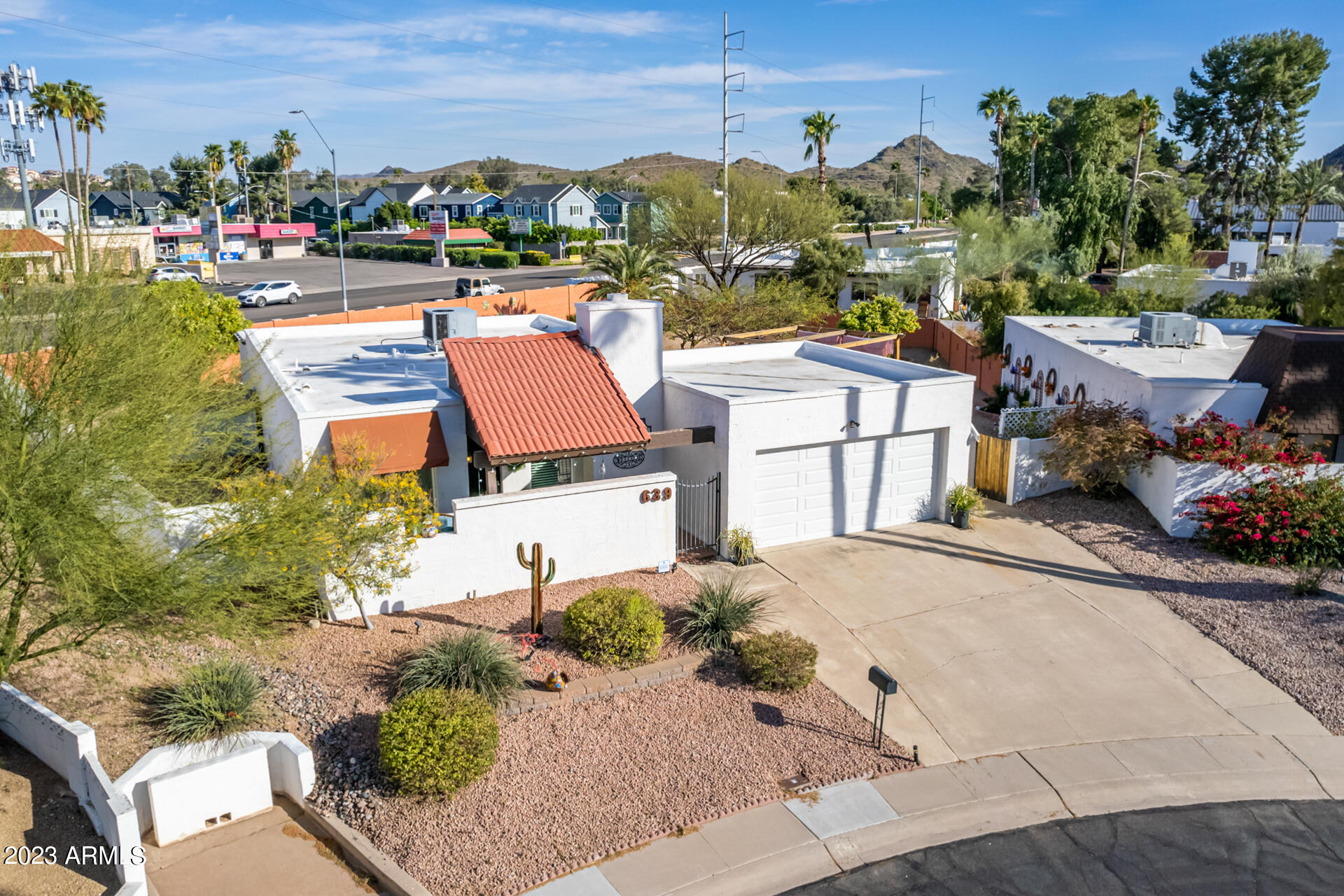 639 East Calavar Road Phoenix, AZ 85022 - Photo 2 of 41 04 - Calavar Drone