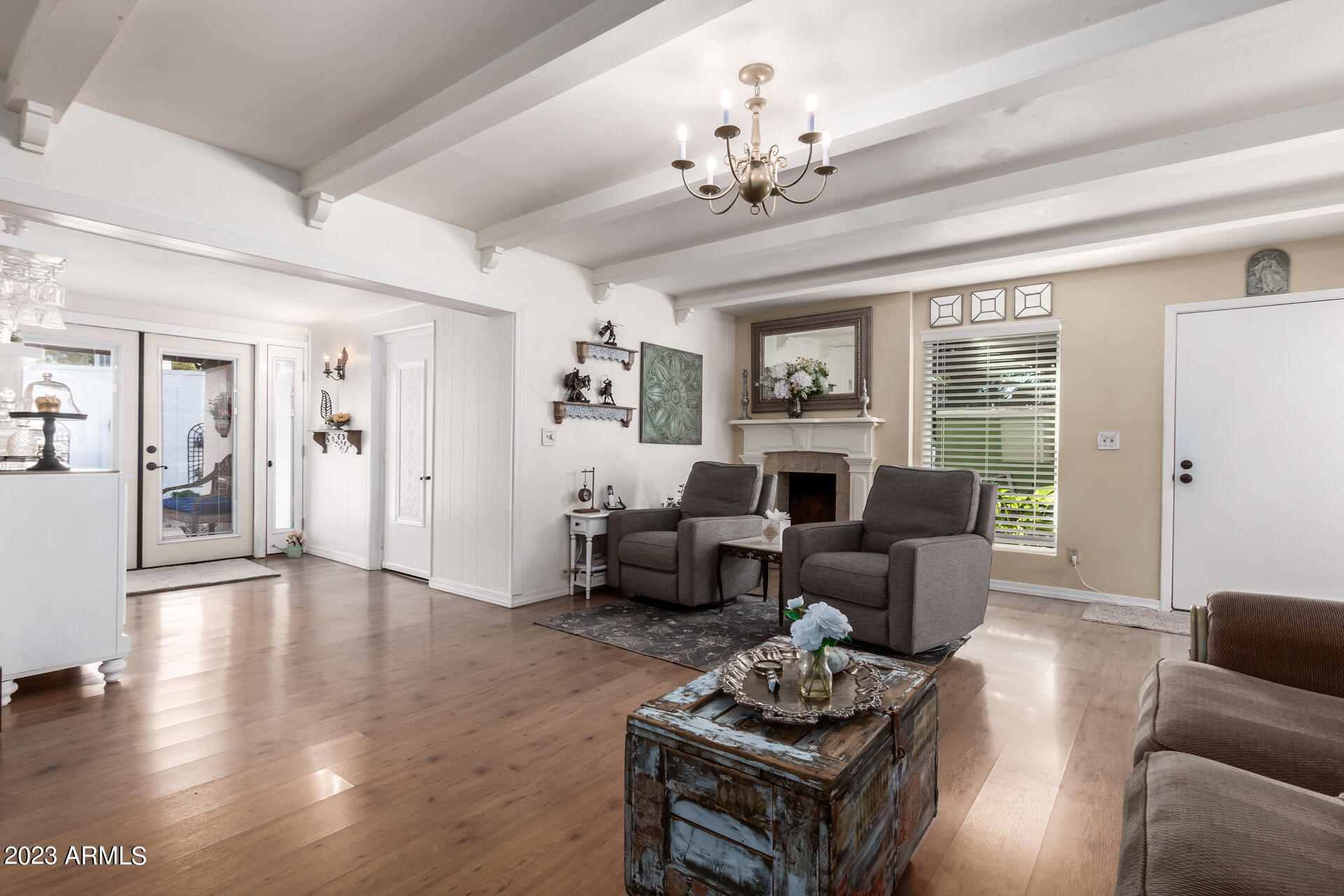 639 East Calavar Road Phoenix, AZ 85022 - Photo 8 of 41 09 - Calavar