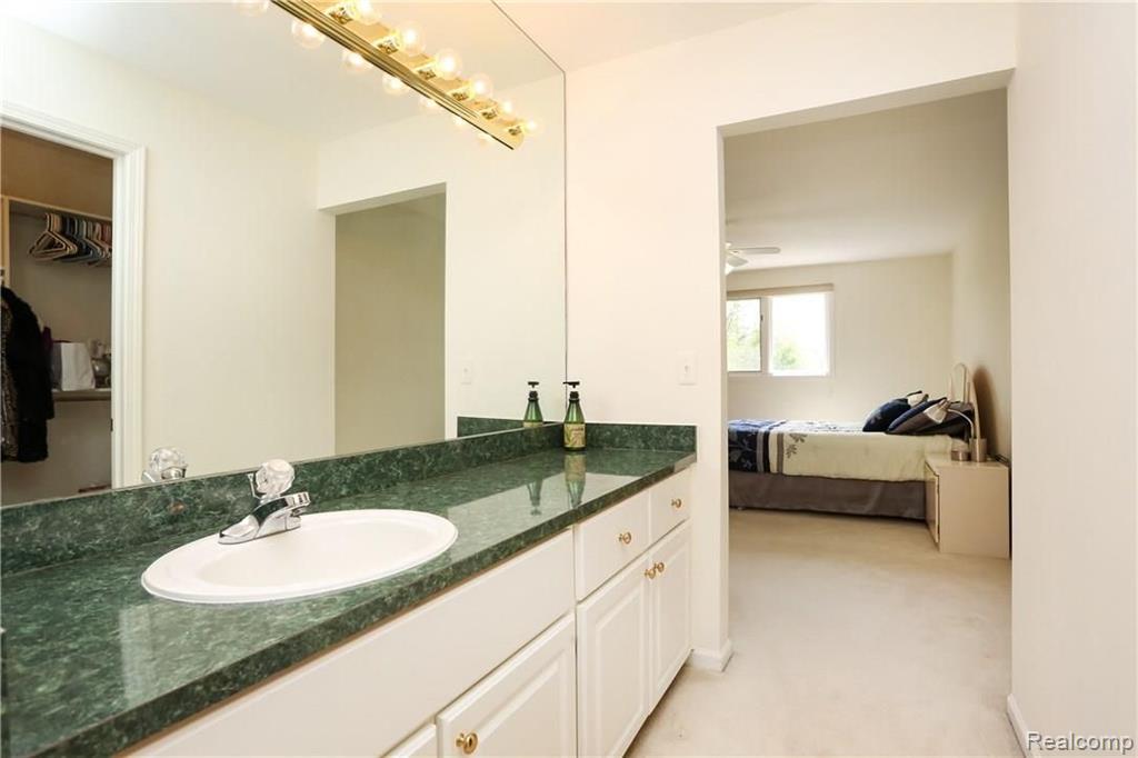 451 Springview Drive Rochester, MI 48307 - Photo 32 of 60 Gallery Image 32
