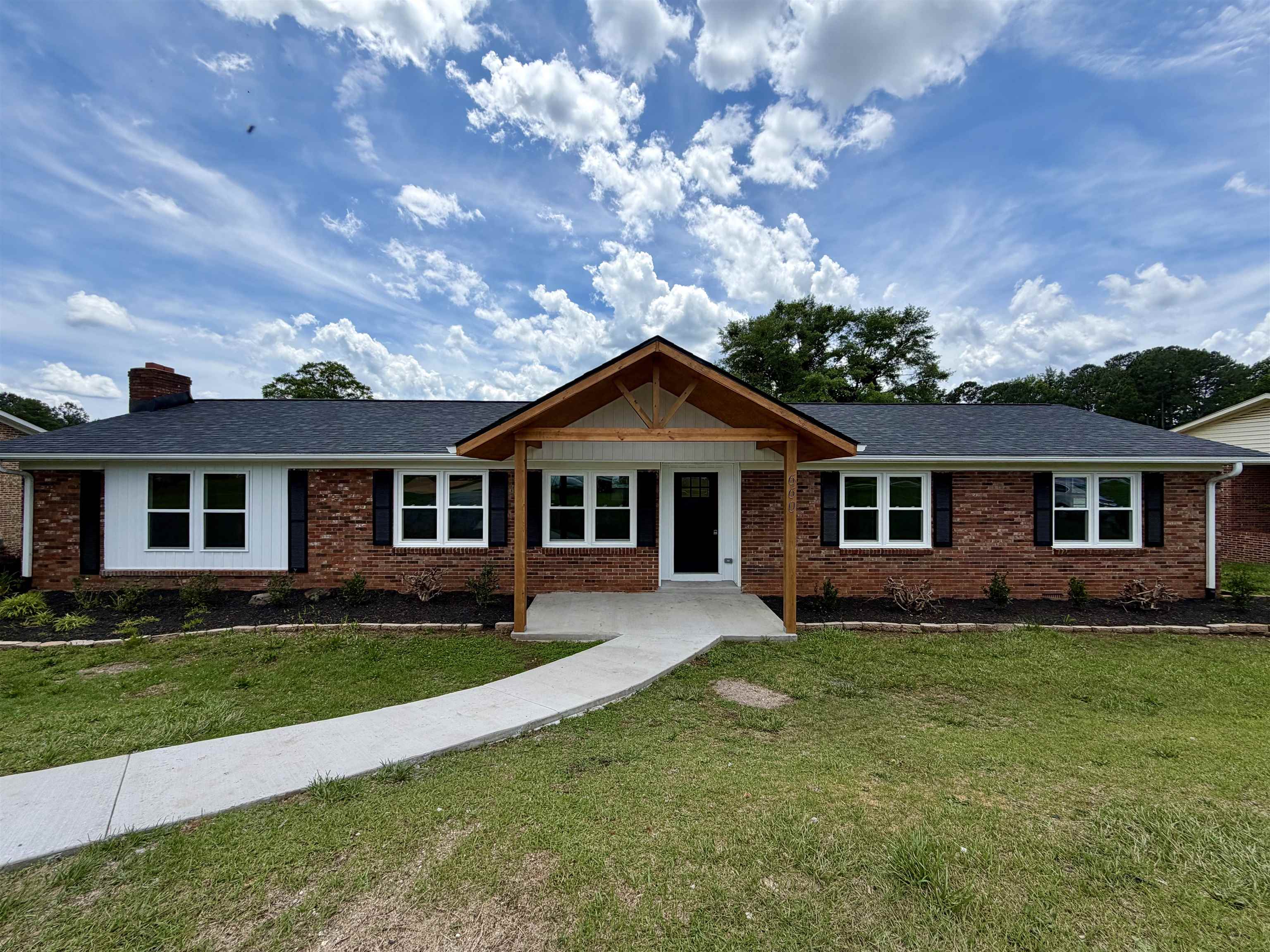 660 Cherry Hill Road Spartanburg, SC 29307 - Photo 1 of 21