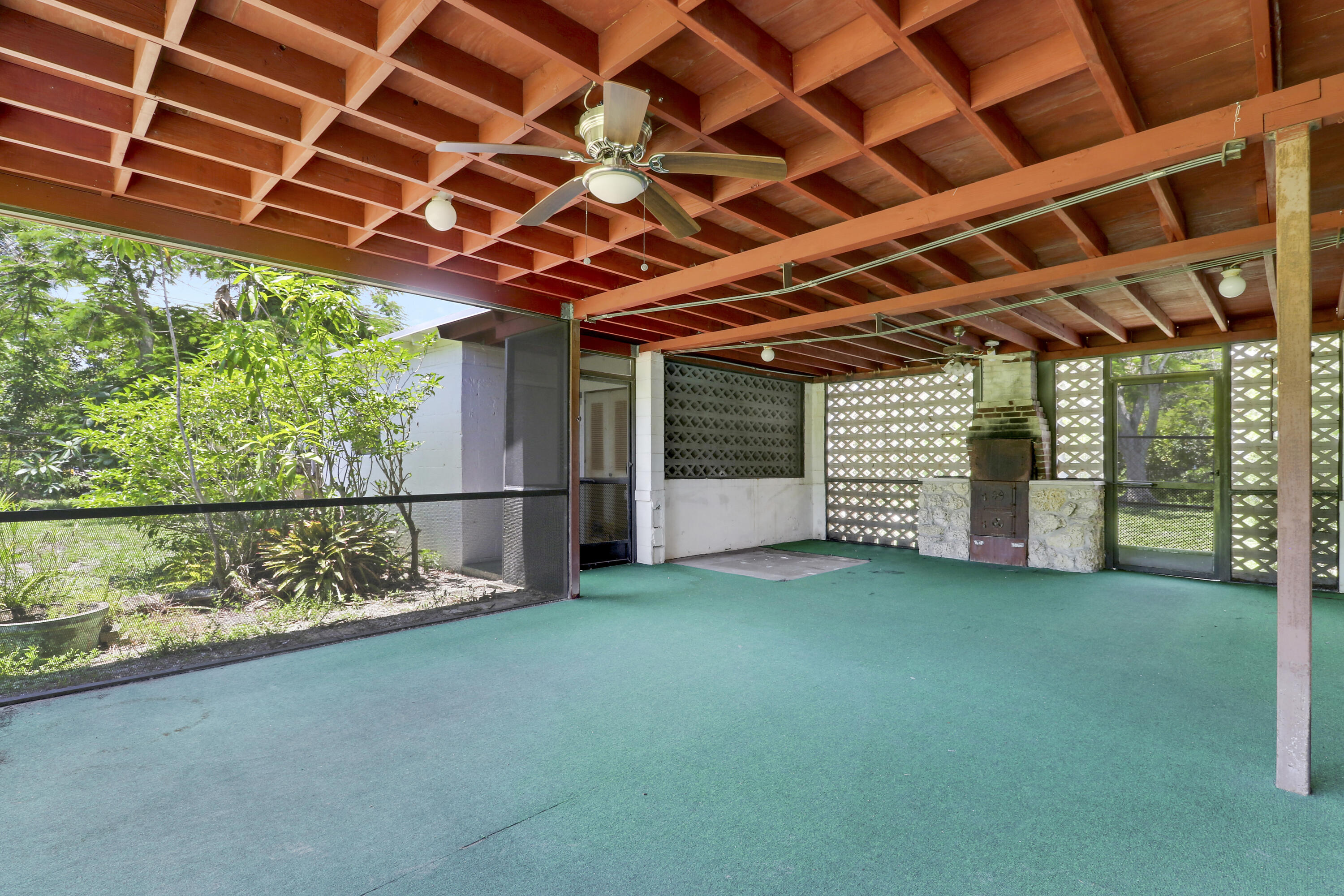 314 3rd Street Jupiter, FL 33458 - Photo 5 of 19 BACK PATIO