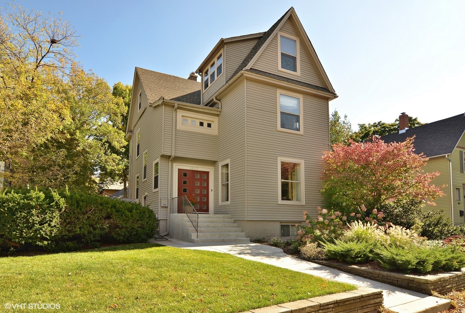 1017 Ridge Court Evanston, IL 60202 - Photo 1 of 29 Gallery Image 1