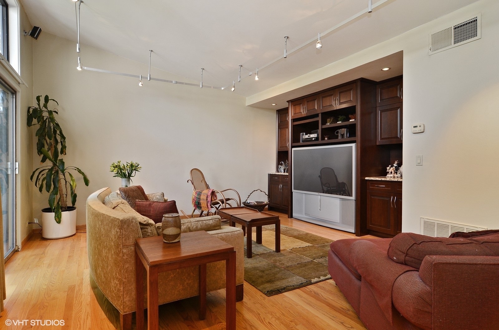 1017 Ridge Court Evanston, IL 60202 - Photo 15 of 29 Gallery Image 15