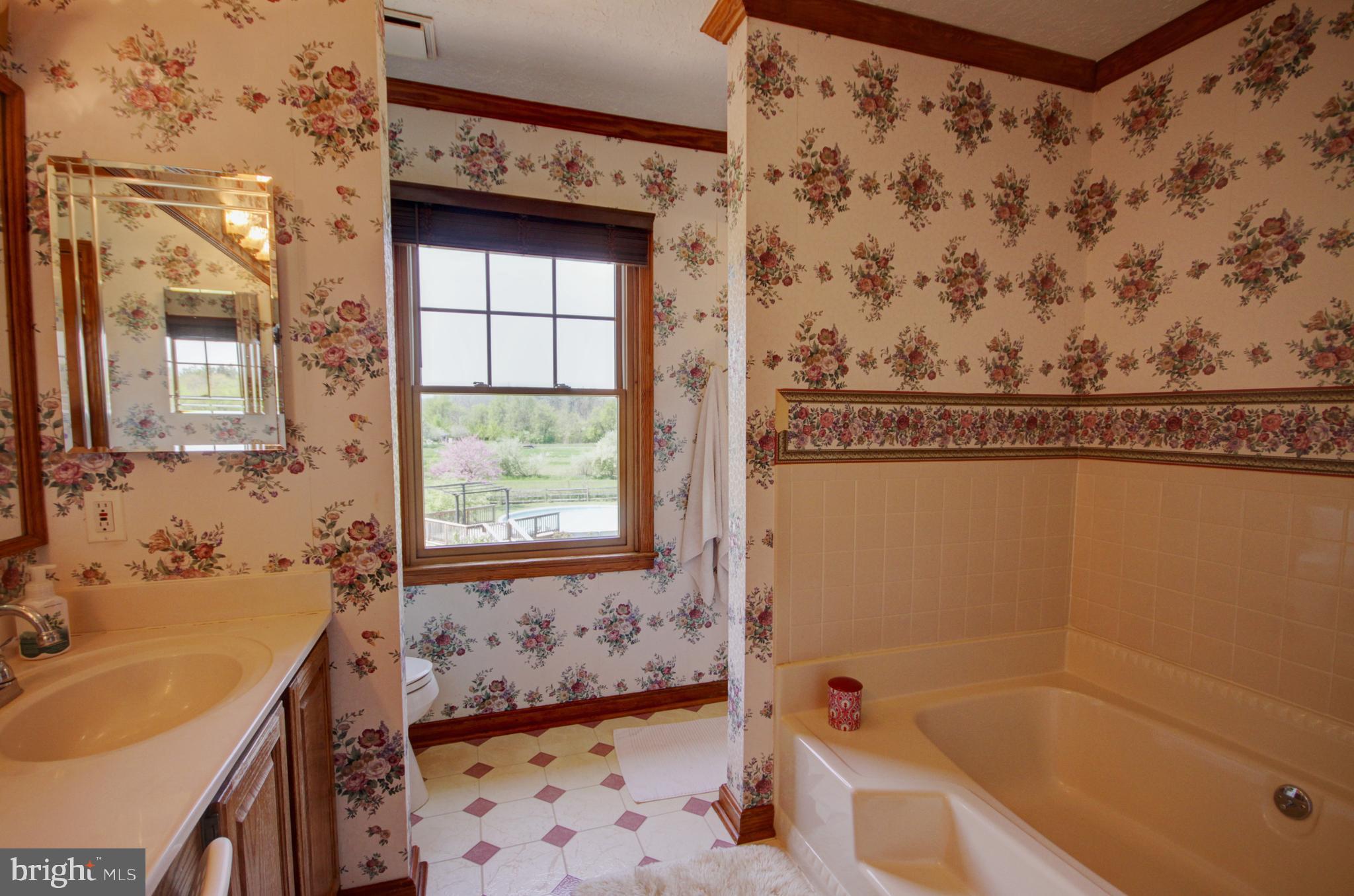 215 Hoffecker Road Phoenixville, PA 19460 - Photo 34 of 49 a bathroom with a bathtub and shower