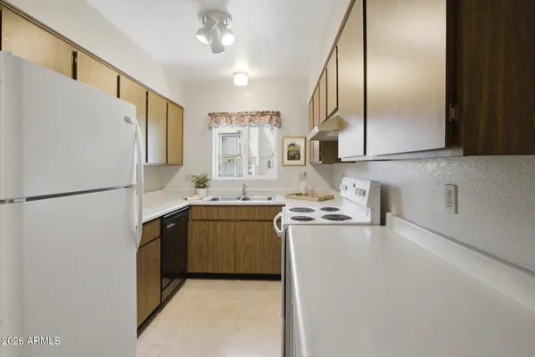 $300,000 | 2312 West Lindner Avenue, Unit 37, Mesa, AZ 85202