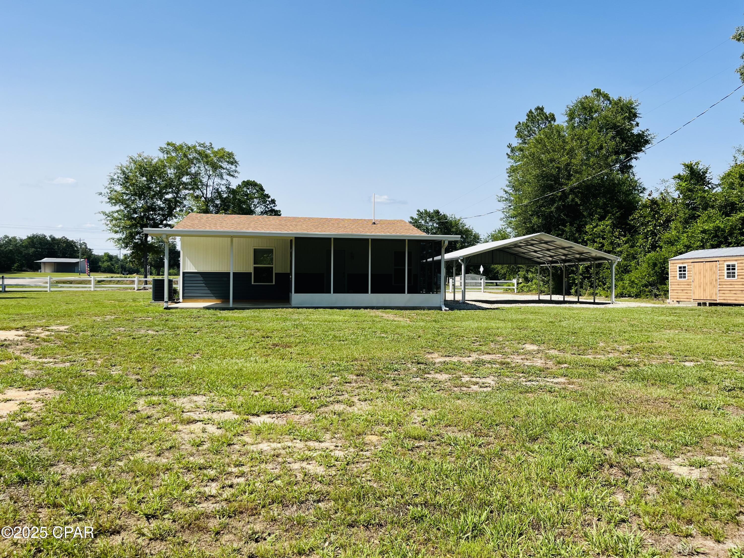 6811 Highway 90 Grand Ridge, FL 32442 - Photo 7 of 29 Gallery Image 7