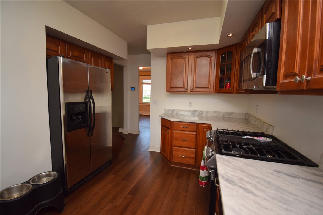 166 Burwell Road Irondequoit, NY 14617 - Photo 8 of 32