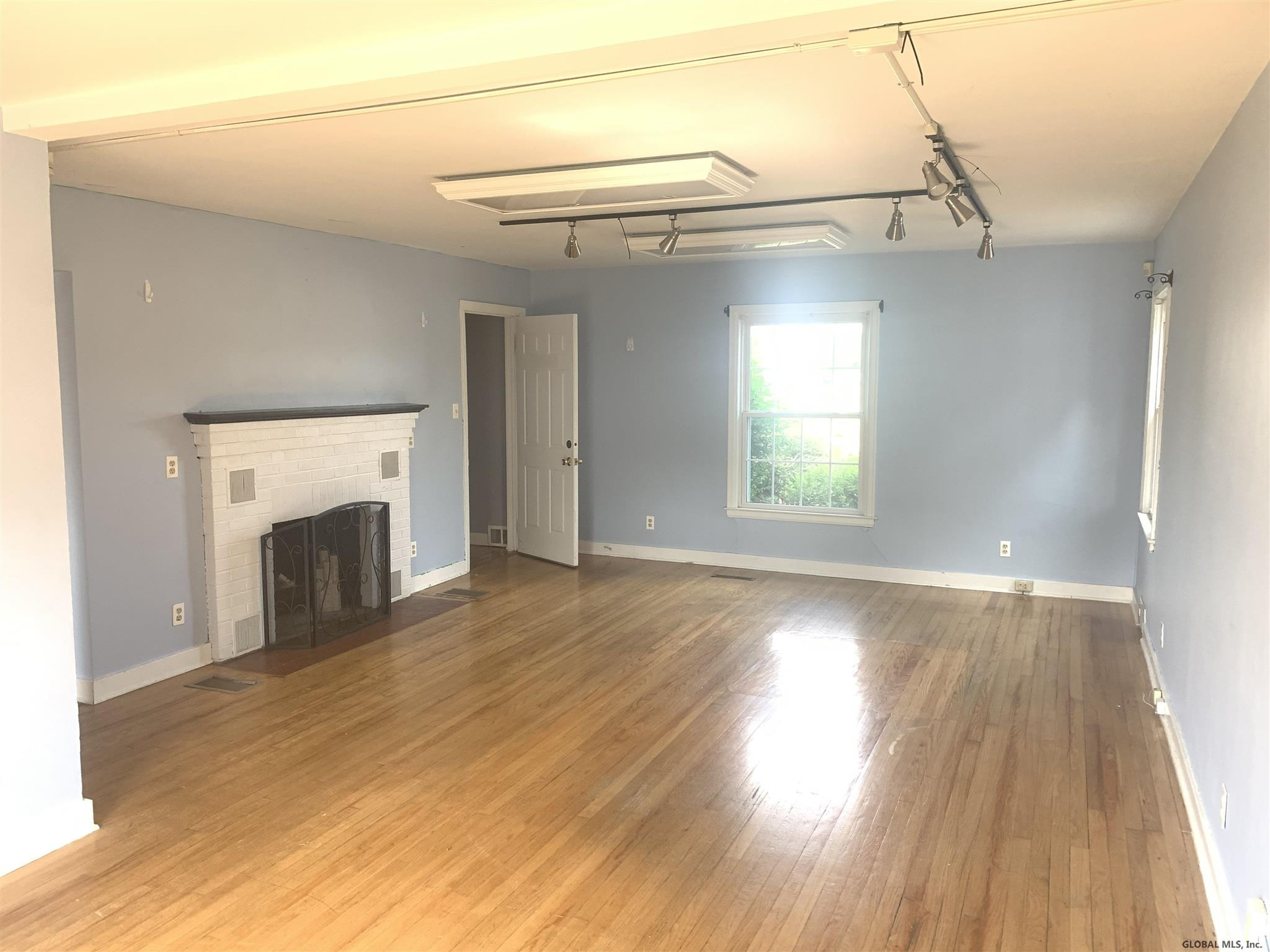 987 Loudon Road Colonie, NY 12047 - Photo 5 of 18 Photo 5