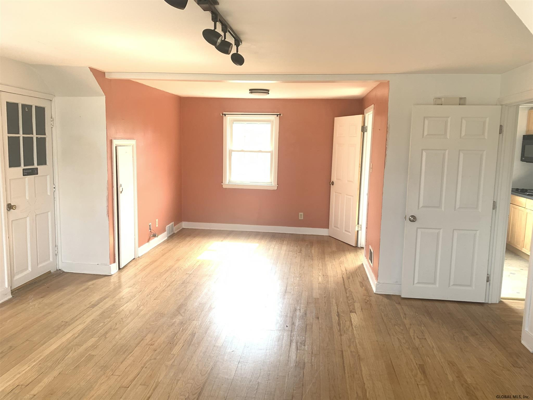 987 Loudon Road Colonie, NY 12047 - Photo 10 of 18 Photo 10