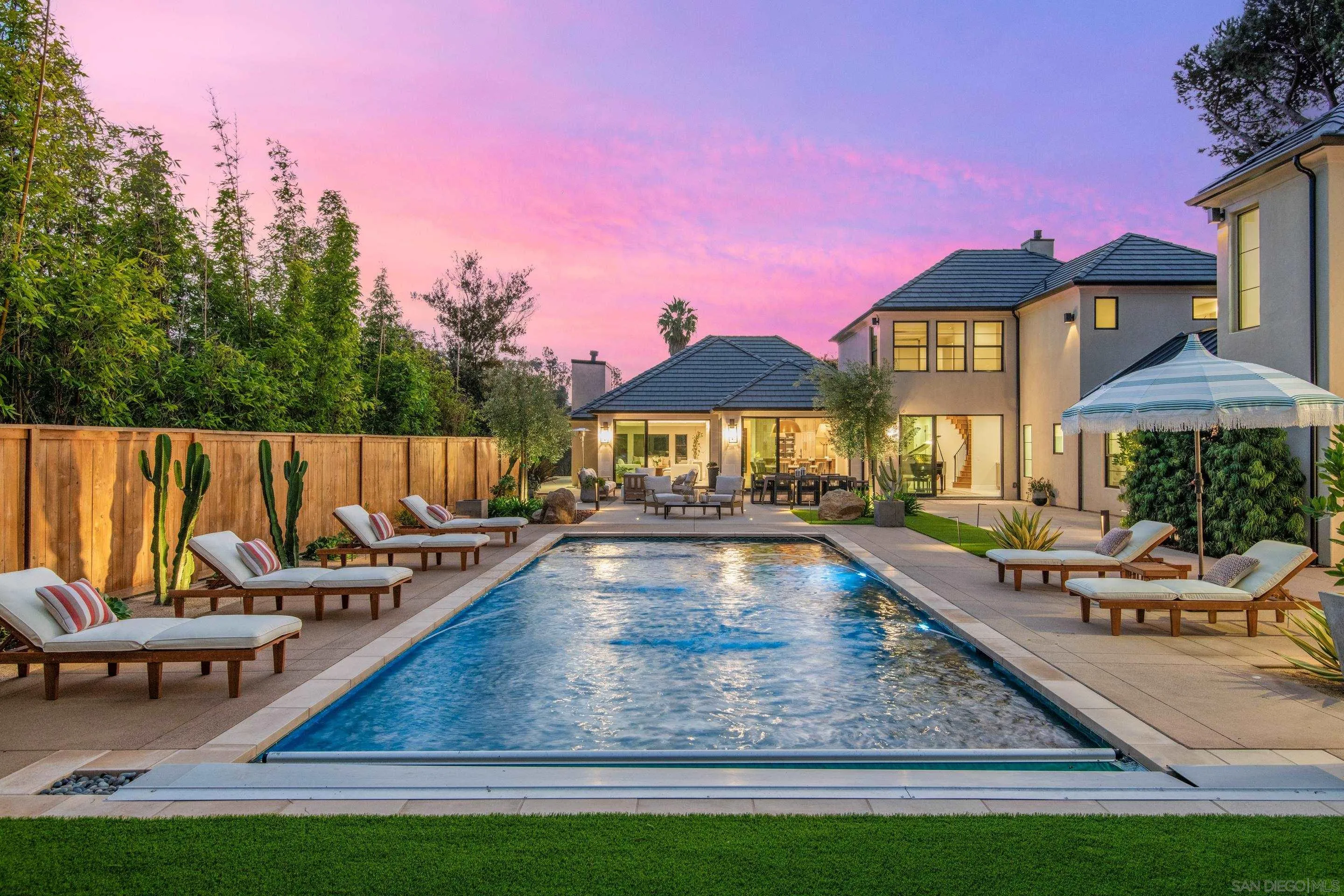 6665 Via Estrada La Jolla, CA 92037 - Photo 25 of 59 a view of swimming pool with sitting area