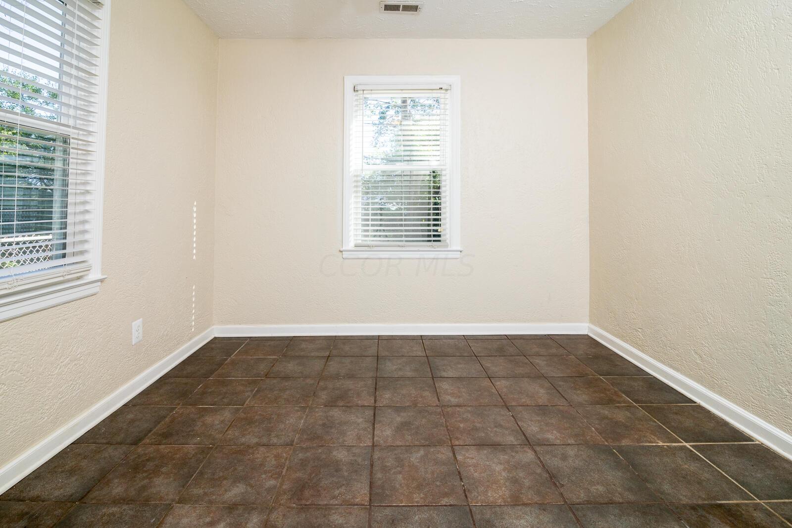 2393 Lindale Road Columbus, OH 43224 - Photo 23 of 42 2393 Lindale-23