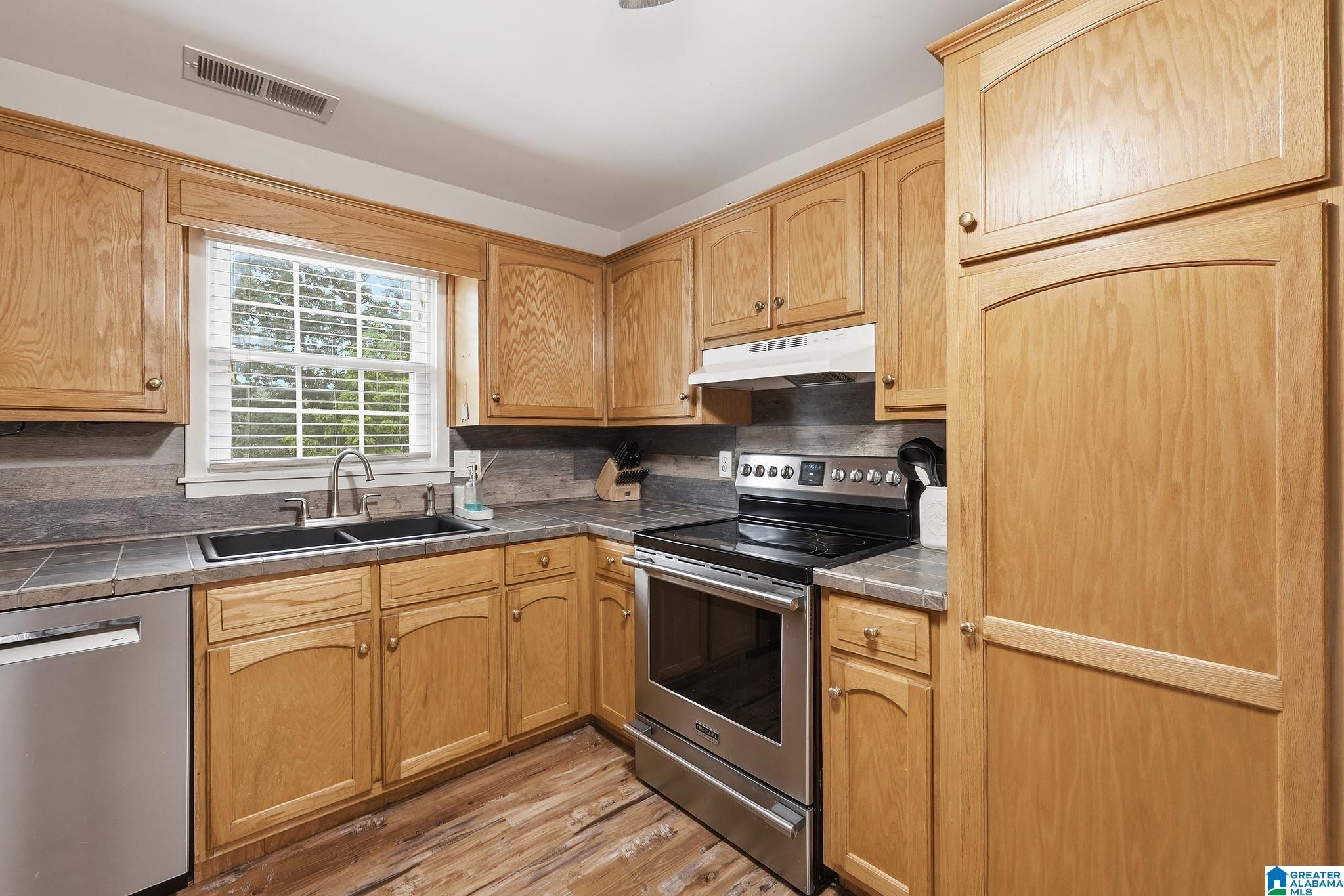5400 Pine Road Pinson, AL 35126 - Photo 7 of 46