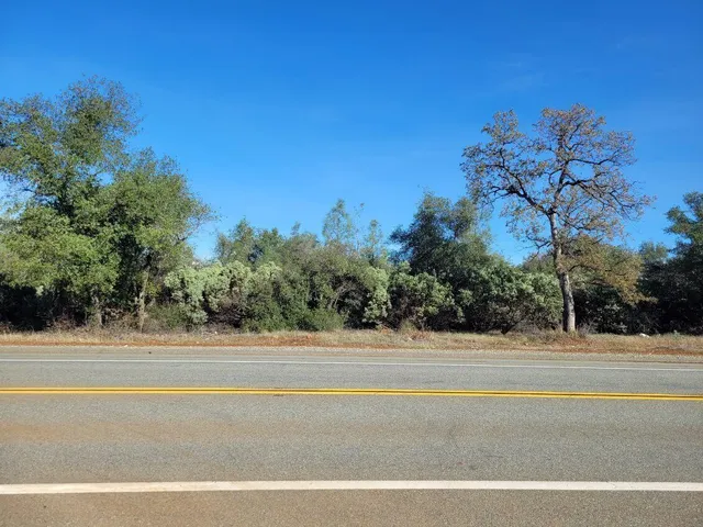 a view of a tennis court