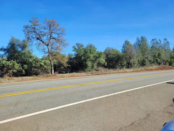 a view of a tennis court