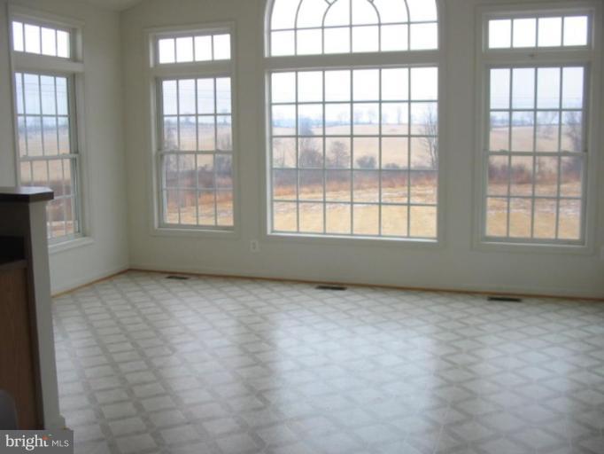 2511 Sapling Ridge Lane Brookeville, MD 20833 - Photo 4 of 12 Breakfast Area