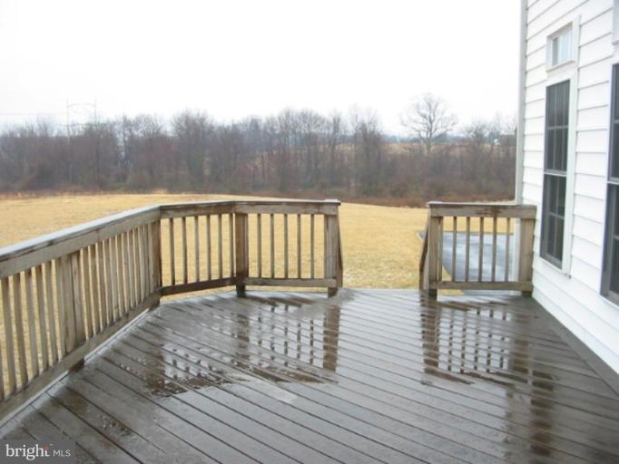 2511 Sapling Ridge Lane Brookeville, MD 20833 - Photo 5 of 12 Deck