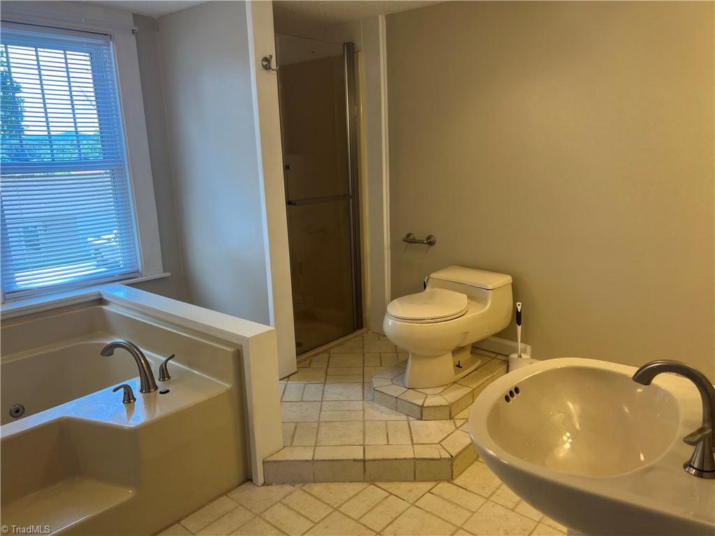 3798 Clingman Road Ronda, NC 28670 - Photo 20 of 23 Primary bathroom
