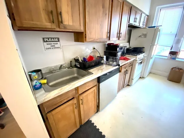 $3,200 | 18 Glenville Avenue, Unit 3, Boston, MA 02134