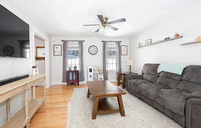 $575,000 | 155 Fiskdale Road, Brookfield, MA 01506