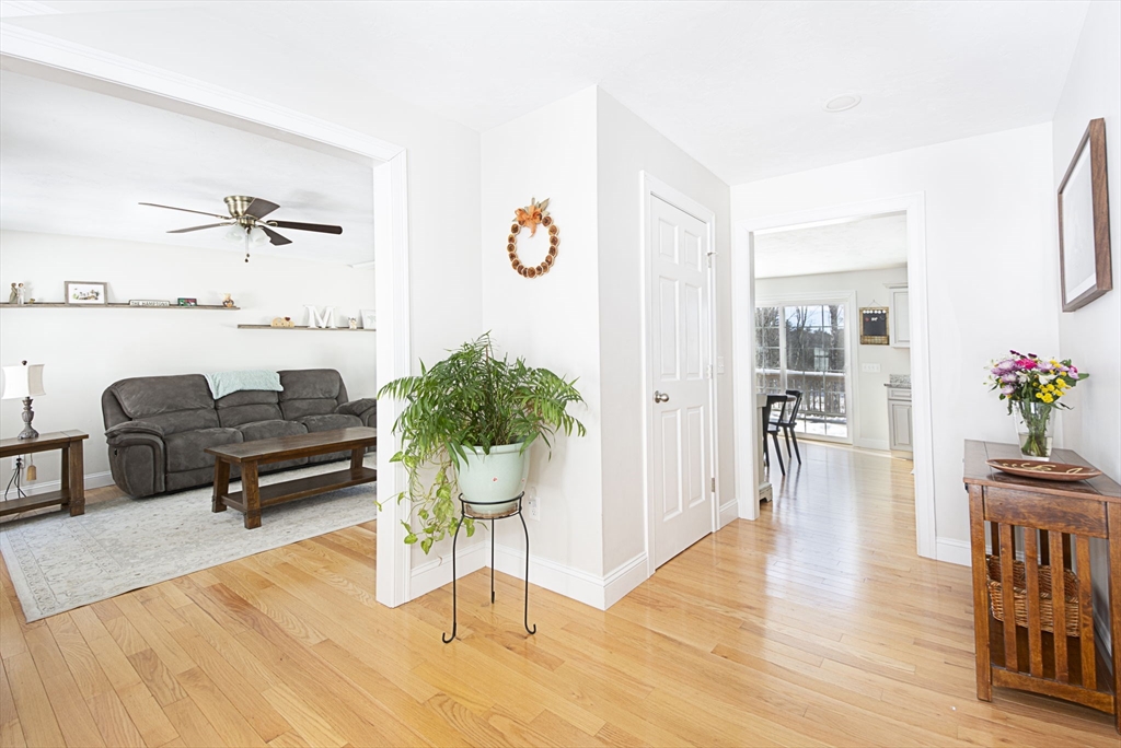 155 Fiskdale Road Brookfield, MA 01506 - Photo 8 of 33