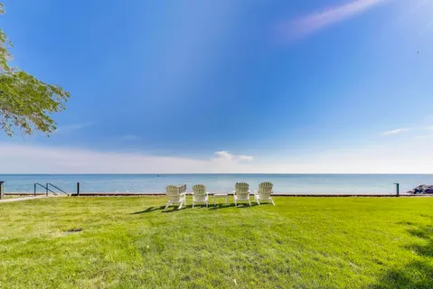 $935,000 | 1630 Sheridan Road, Unit 2C, Wilmette, IL 60091