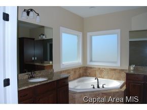 459 Overton Road Springfield, IL 62711 - Photo 15 of 24