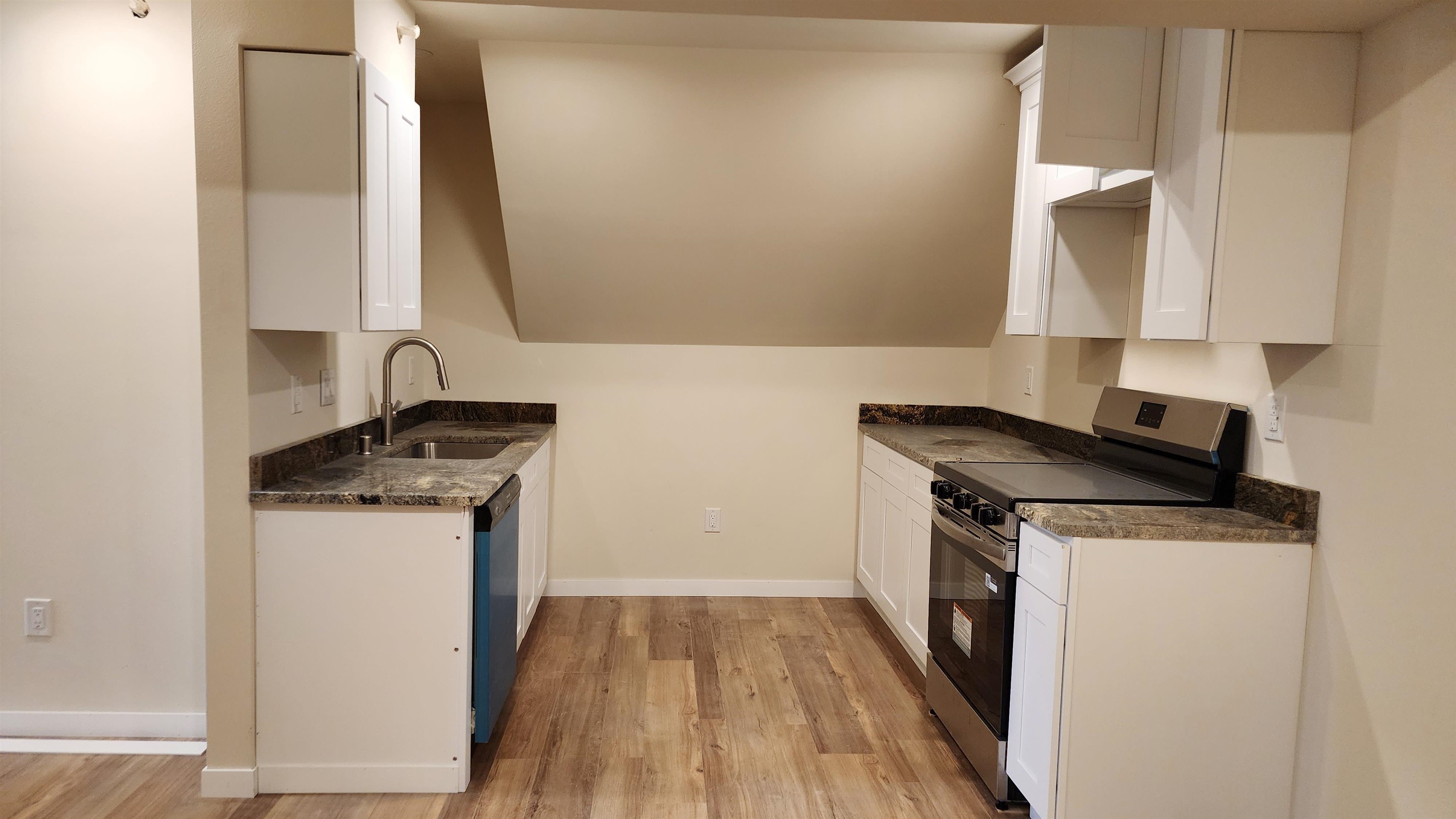 908 East Gorham Street, Unit 3 Madison, WI 53703 - Photo 3 of 14