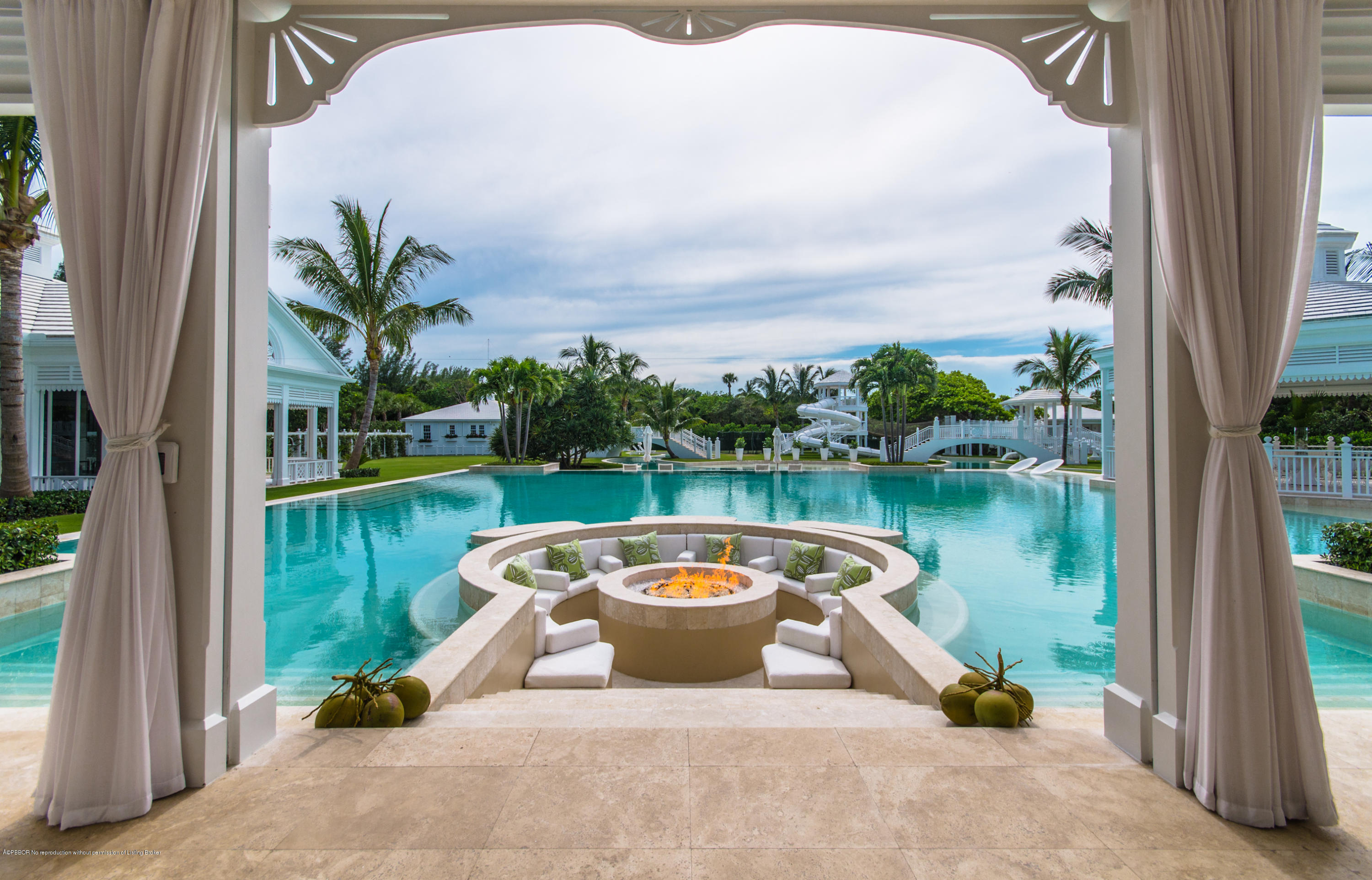 215 South Beach Road Jupiter Island, FL 33455 - Photo 14 of 40 Main House Loggia