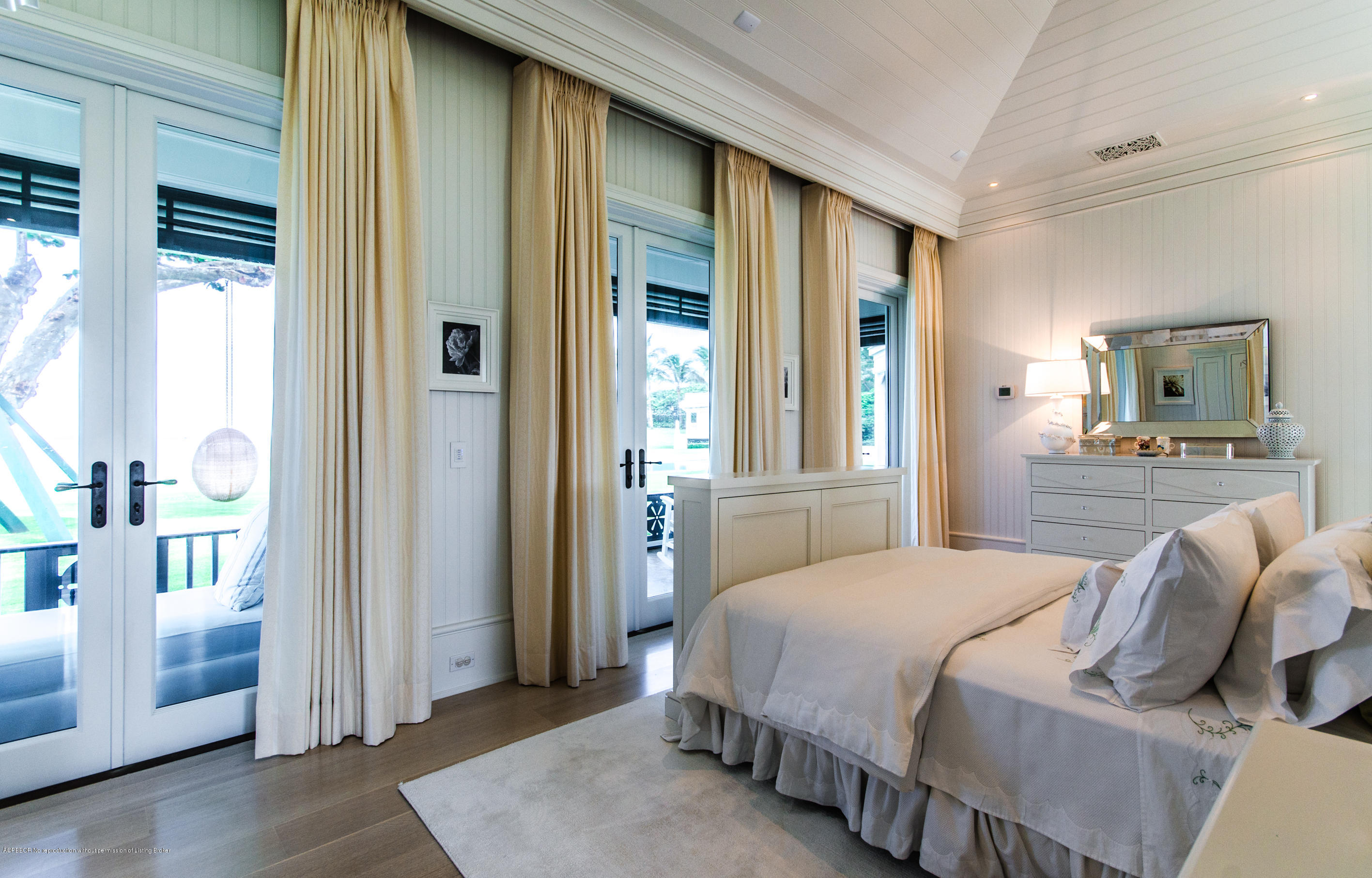 215 South Beach Road Jupiter Island, FL 33455 - Photo 22 of 40 Downstairs Guest Room