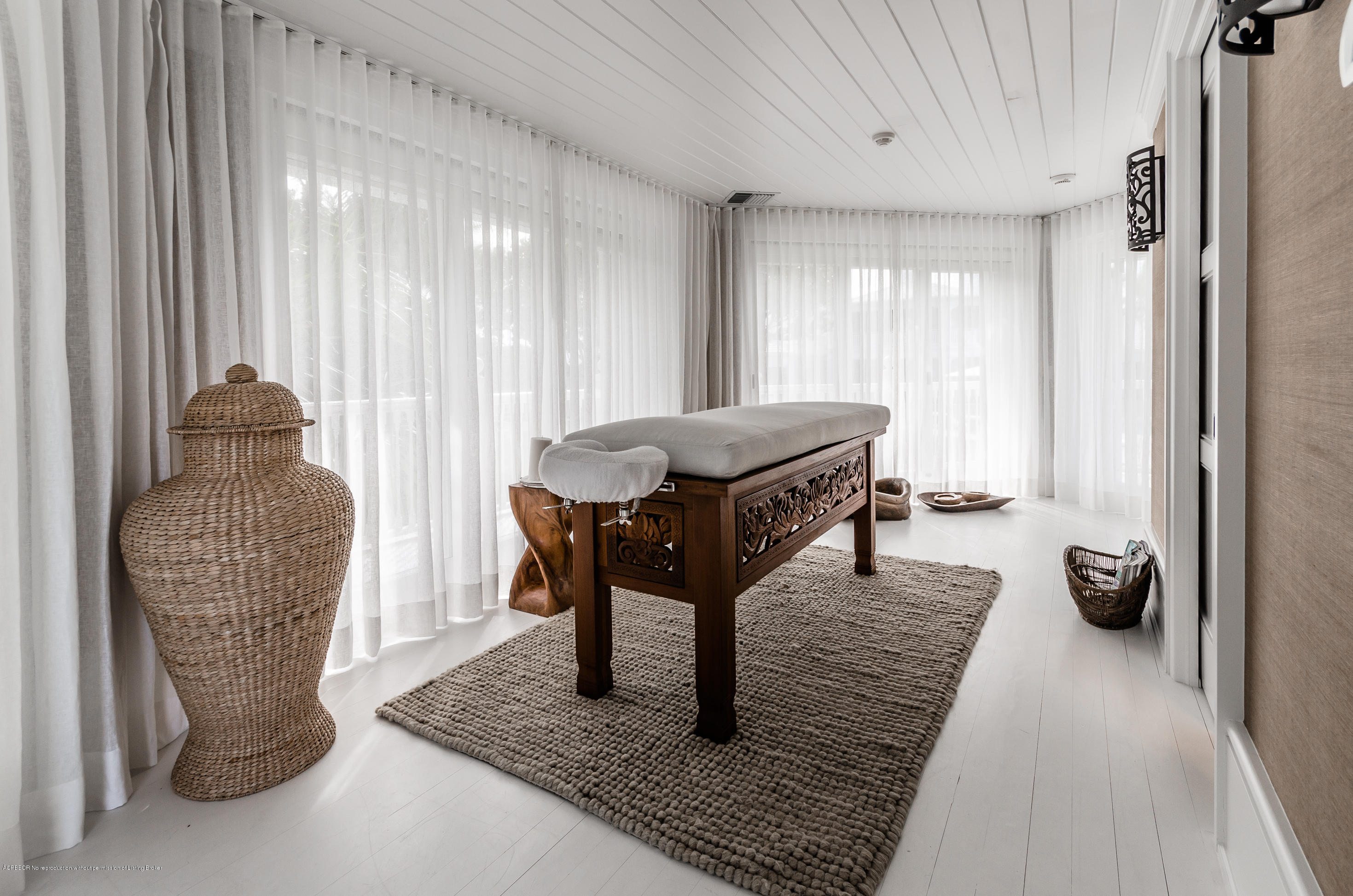 215 South Beach Road Jupiter Island, FL 33455 - Photo 8 of 40 Beach House Massage Room
