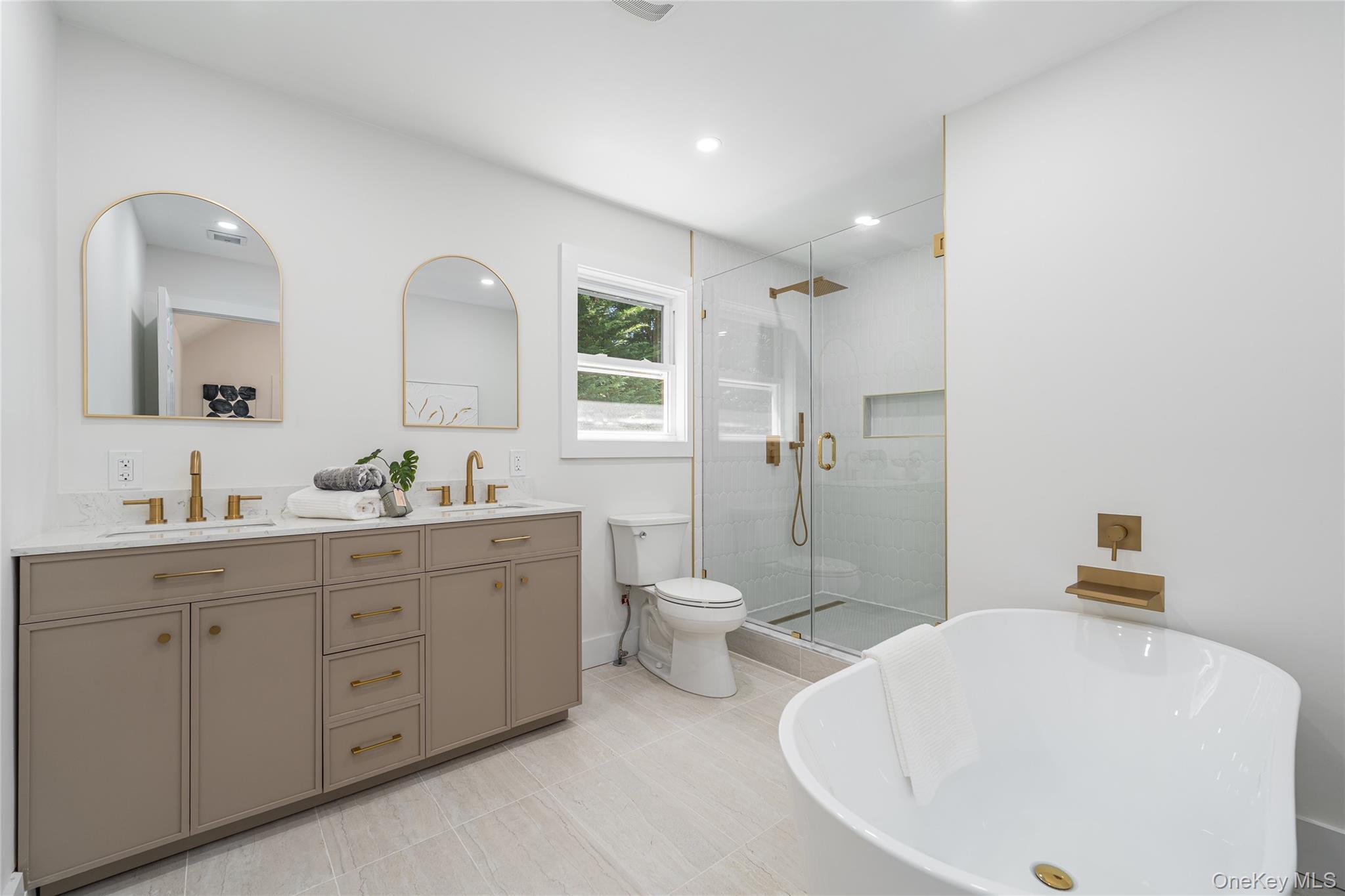 2 Heather Drive Remsenburg, NY 11960 - Photo 26 of 39