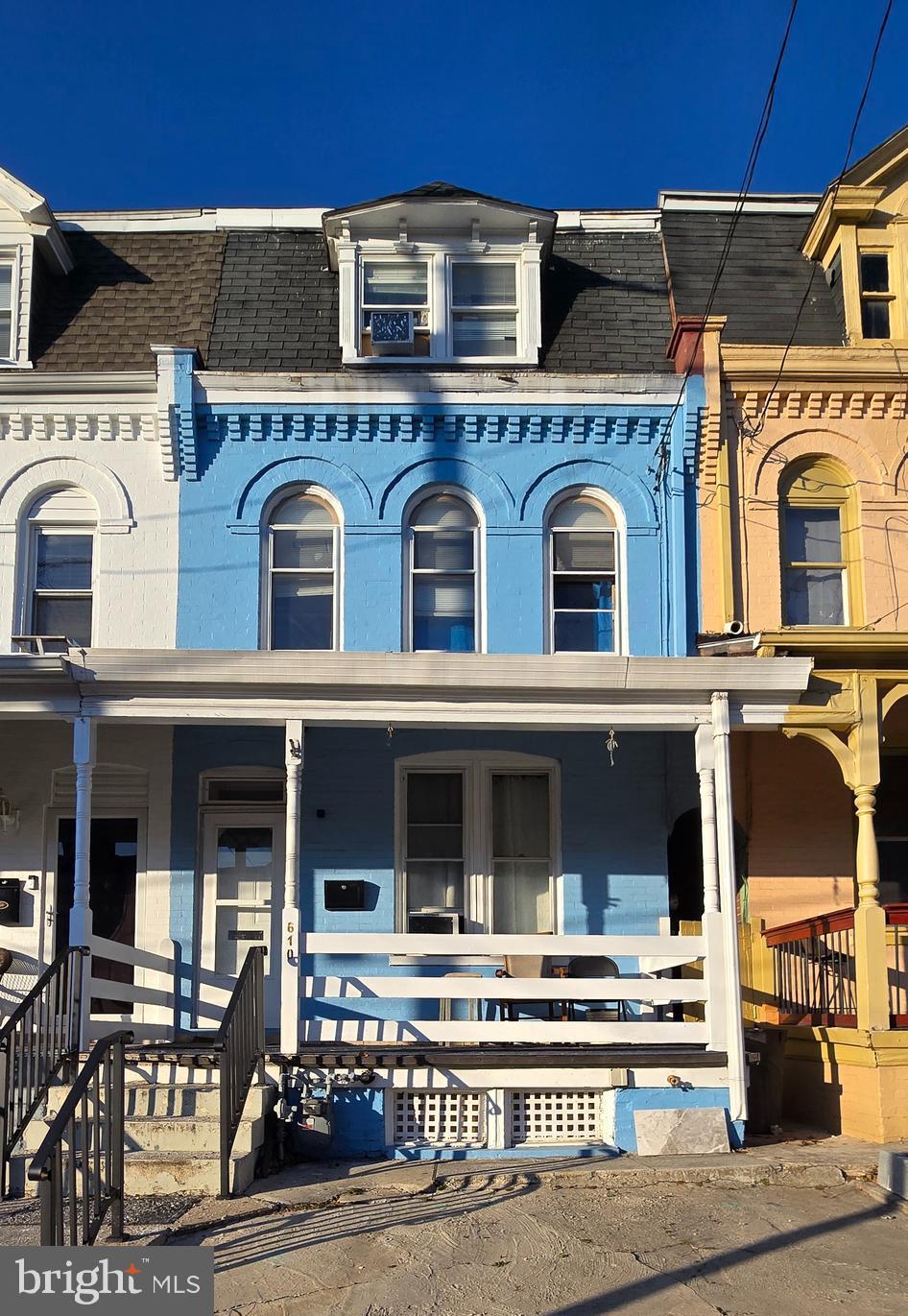 610 South Prince Street Lancaster, PA 17603 - Photo 2 of 52 a front view of a residential apartment building with a yard