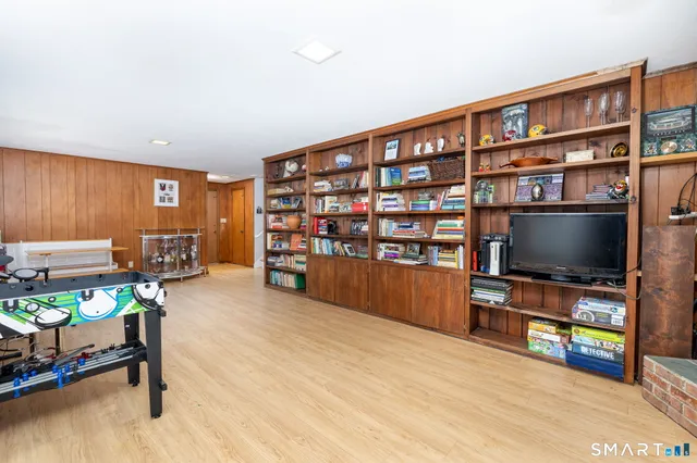 $489,900 | 2 Lionel Drive, Simsbury, CT 06070